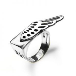 pierścionek srebrny dekoracyjny 
skrzydło