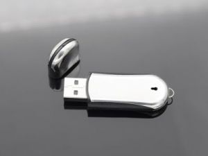 Pendrive chromowo-czarny 32 GB Pamięć USB prezent z GRAWEREM