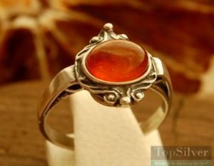 BEJA - srebrny pierścionek z bursztynem