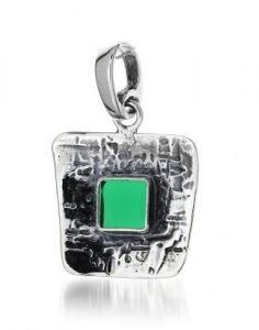 wisiorek ,srebro 925 i szmaragd 
syntetyczny