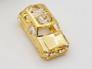 Samochodzik mini moris z kryształami Swarovski GRAWER