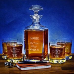 Magic Whisky - Zestaw Grawerowana Karafka I Szklanki Do Whisky - Karafka + 6 szklanek