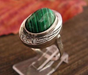 DUOMO - srebrny pierścionek malachit z kryształami